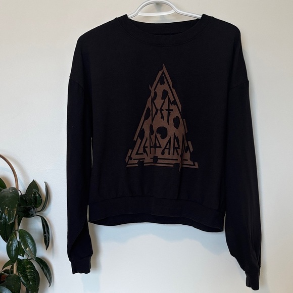Def Leppard Tops - Def Leppard Black Graphic Sweatshirt with Brown Design